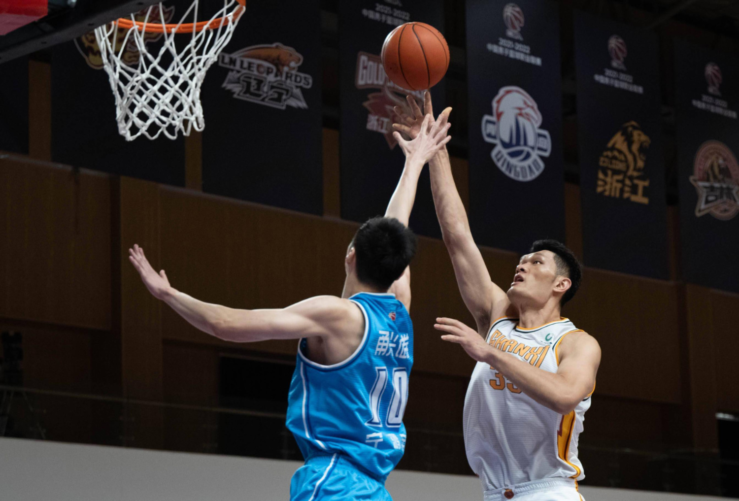 韩国队力克印尼队，黄鸭组合高光表现的简单介绍