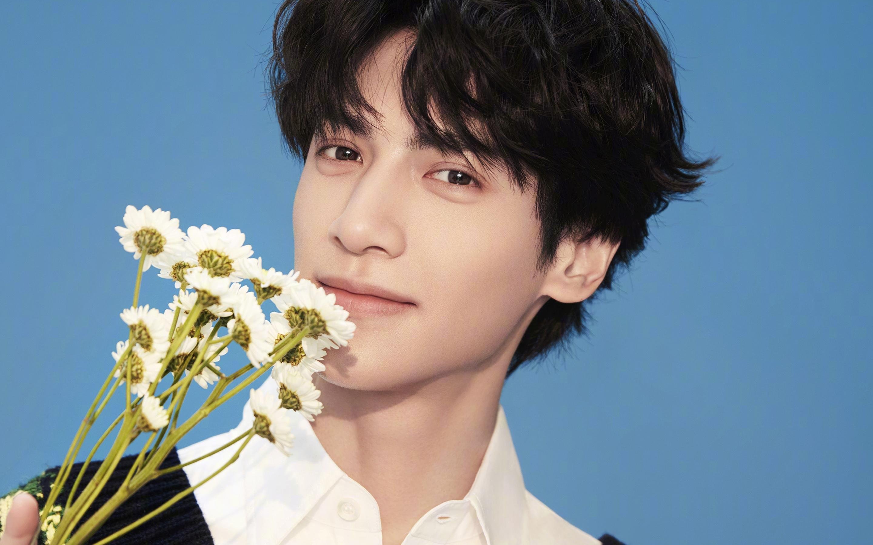 璀璨夜宴，王者加冕，本泽马于世界排名争夺战之夜奏响完美乐章