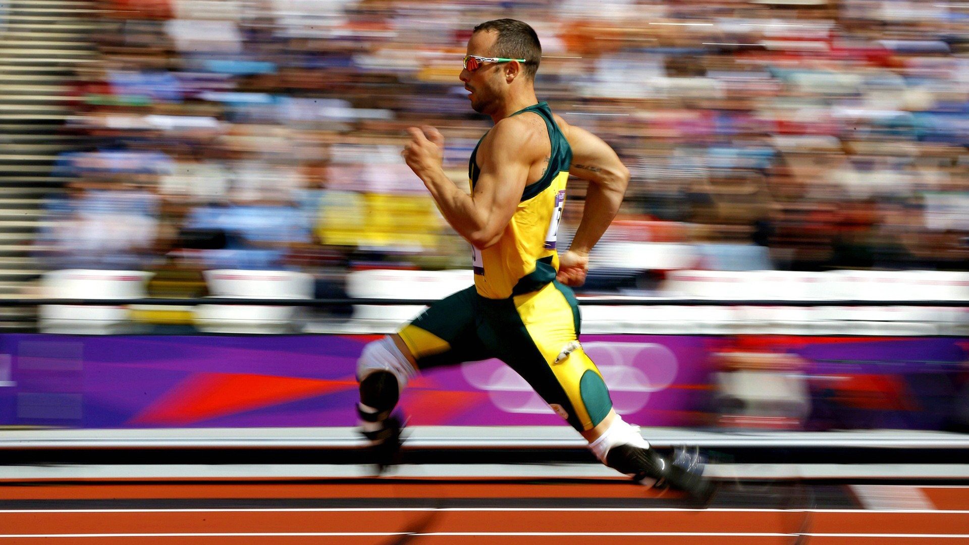 铁血雷霆击溃国王，三旬詹姆斯数据封神，篮球之美的两面棱镜