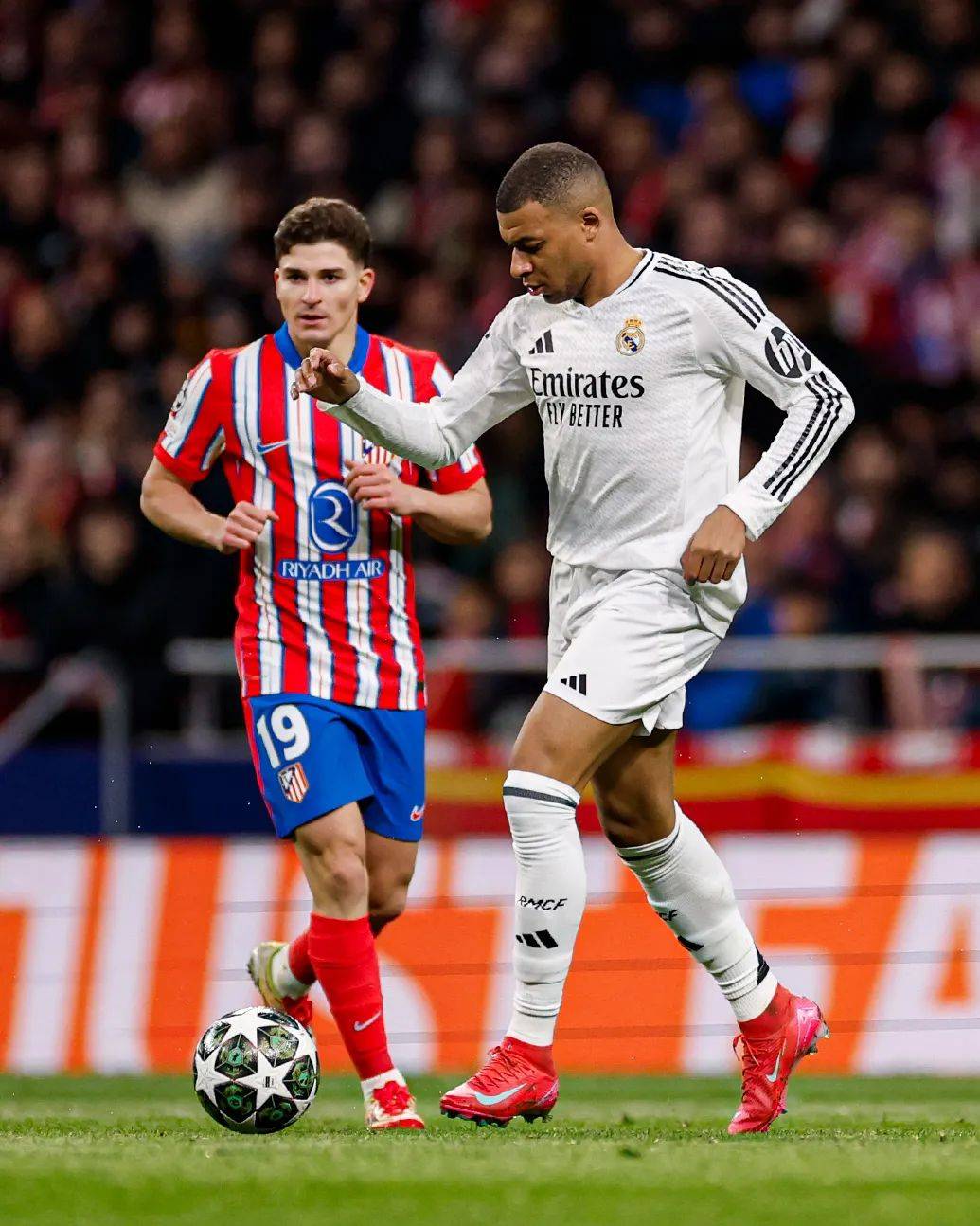 开云APP-欧冠淘汰赛之夜，库尔图瓦彻底打爆防线