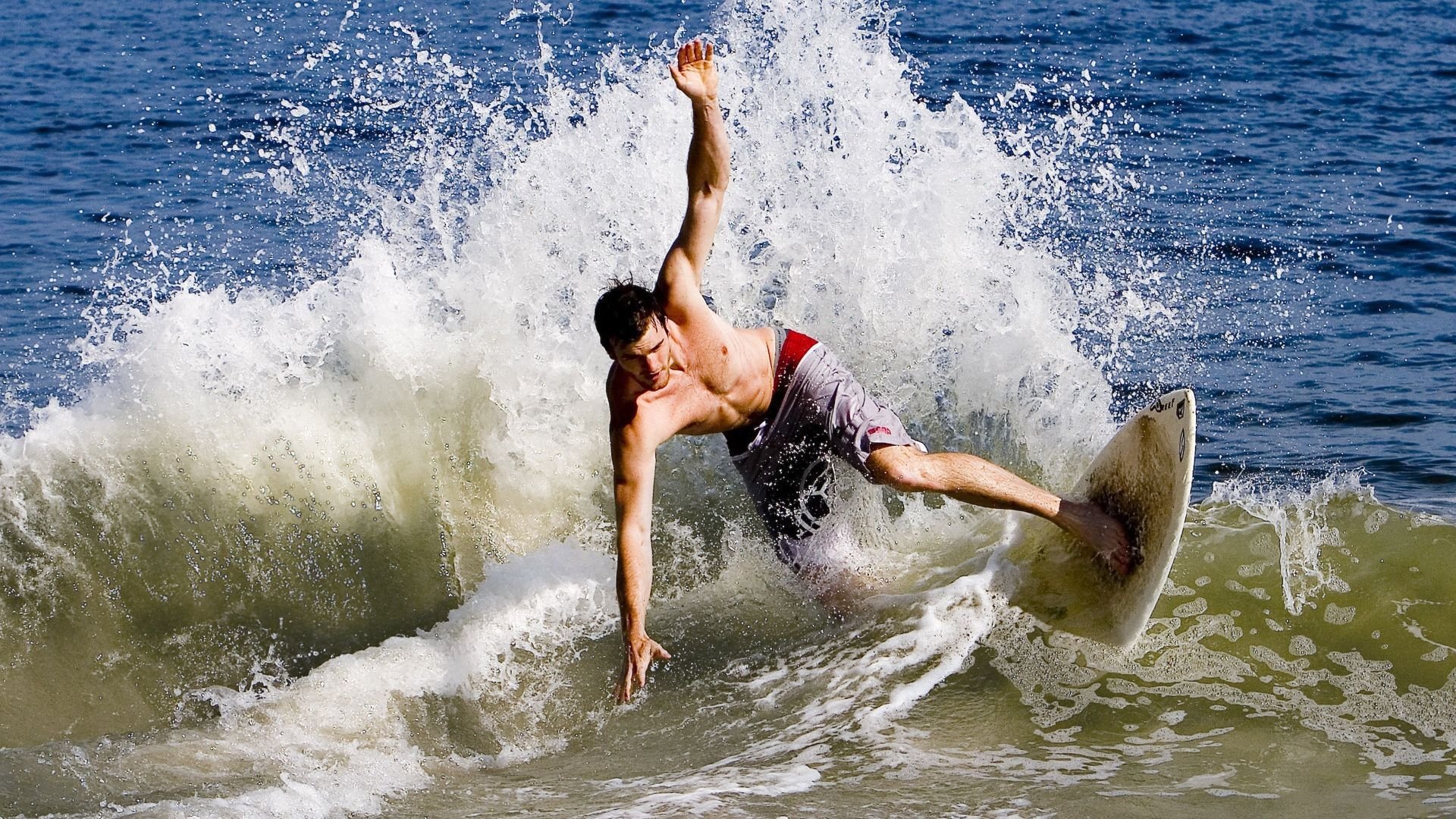 布鲁诺大场面先生定乾坤，几内亚式高压逼抢压制那不勒斯