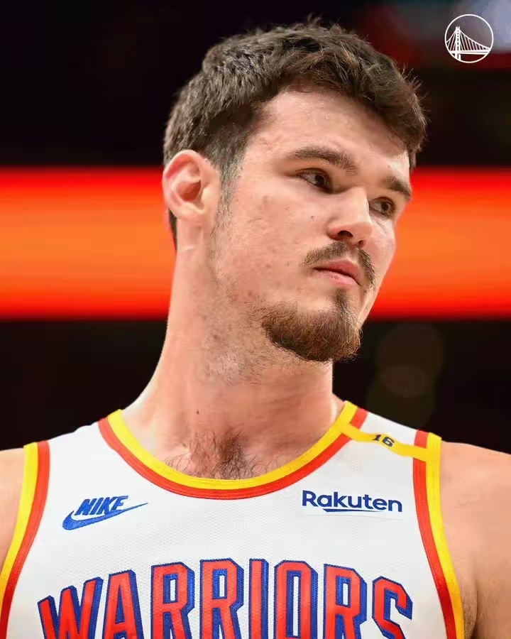 开云官网-武切维奇用实力证明自己，灰熊最后时刻击败国王