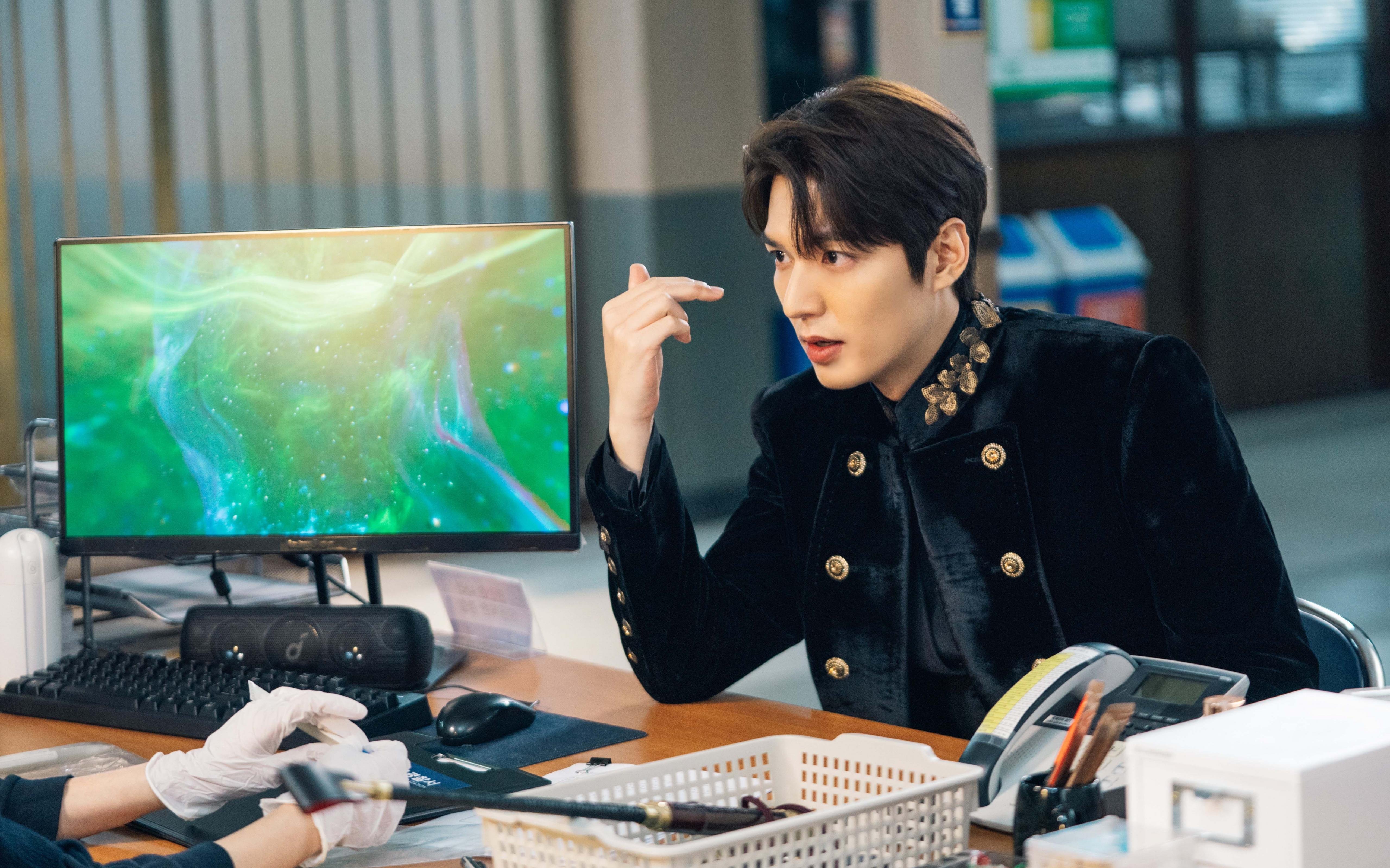 开云体育-冰冷数字背后的烈焰，当布克的60分只是一串苍白的统计